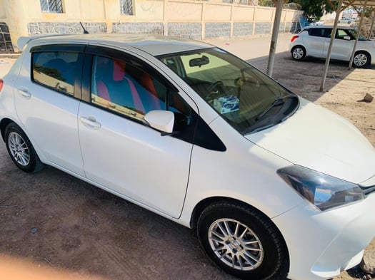 Toyota Vitz 2017, automatique, excellent état