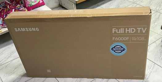 Ecran plat SAMSUNG 43, prix négociable, comme neuf