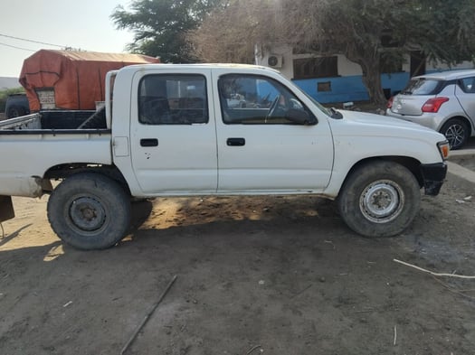 Toyota Hilux Ancien Modèle 2L en bon état