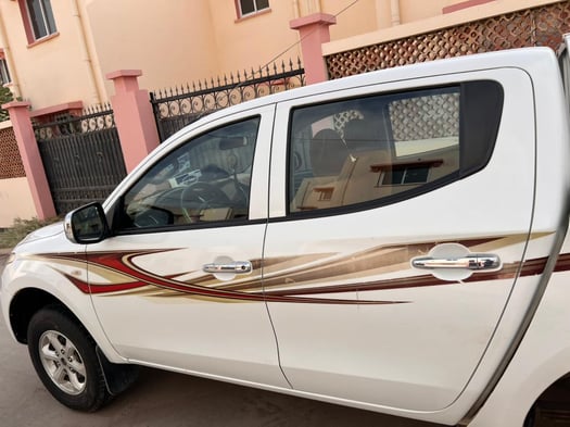 À louer Pickup Mitsubishi L200, 10 000/jour