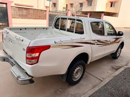 À louer Pickup Mitsubishi L200, 10 000/jour
