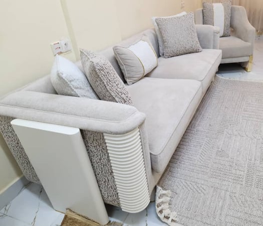 Salon Turc avec table basse et cadres décoratifs de qualité