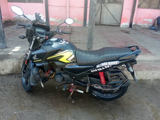 Honda SP125 bien entretenu à vendre