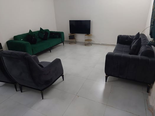 Salon, salle à manger & chambre à coucher neufs à vendre