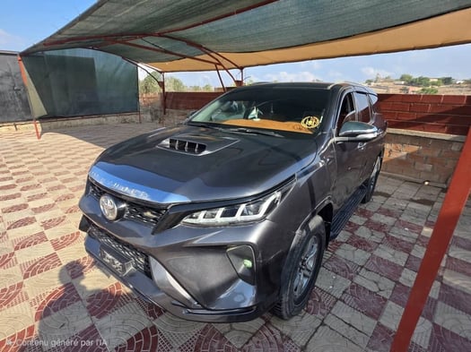Toyota Fortuner 2016, diesel, boîte manuelle, excellent état