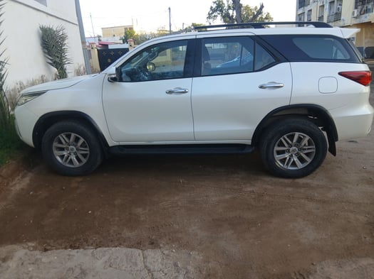 Toyota Fortuner 2018, en excellent état