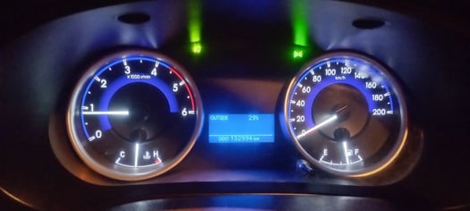 3 VOITURES , TOYOTA LANDCRUISER PRADO 2021 & HILUX 2020 , fFORTUNER 2020 excellent état