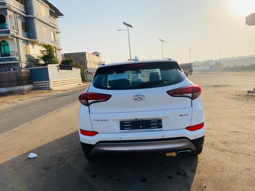 Hyundai Tucson 2017, 1.7 Diesel, automatique, blanc, 17 889 km, excellent état