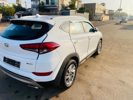 Hyundai Tucson 2017, 1.7 Diesel, automatique, blanc, 17 889 km, excellent état