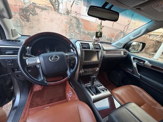 Lexus GX460 Luxe, 38 000 km, automatique, climatisé, caméra de recul, excellent état - Djibouti
