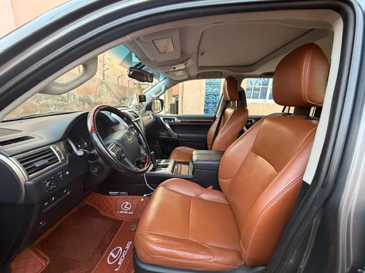Lexus GX460 Luxe, 38 000 km, automatique, climatisé, caméra de recul, excellent état - Djibouti