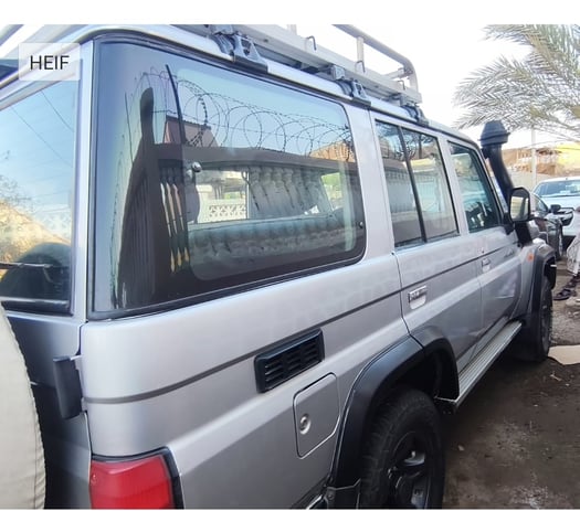 A vendre Toyota LC76 Hard Top en parfait