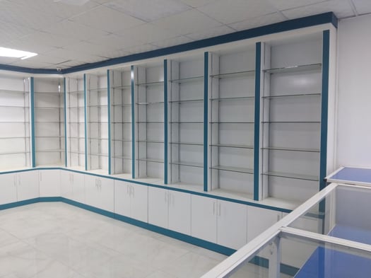 Local commercial spacieux avec bureau à louer à Nelson Mandela en face du Lycée Lumières