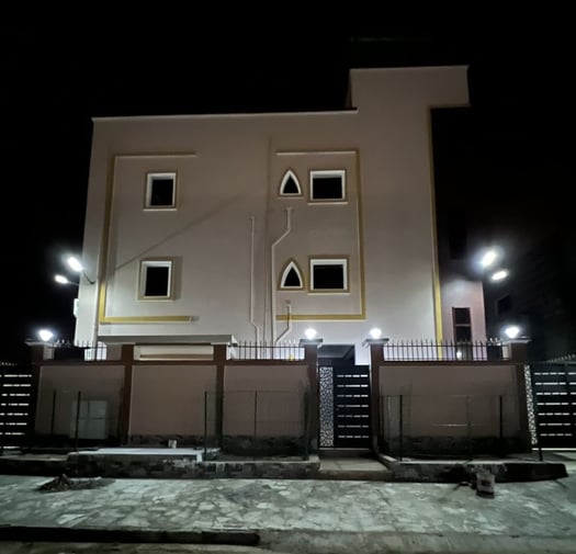 Location immeuble Neuf : 3 Appartements Haut Standing Type F4 à Haramous Sud