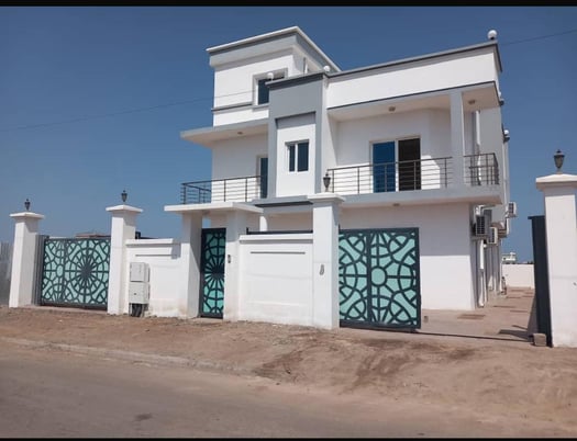 Villas et hangar à louer à Haramous, PK15 et zone sud