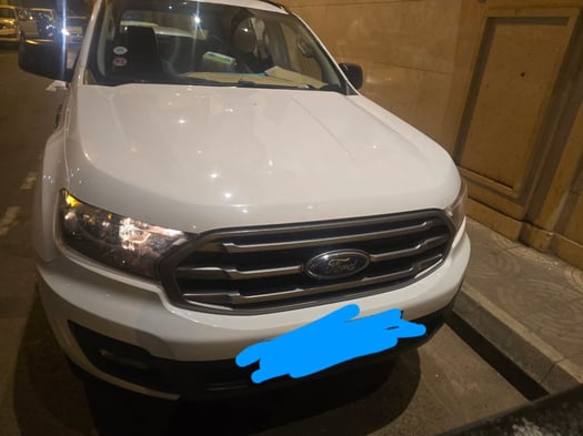 Ford Everest 2022 diesel, manuelle, bon état