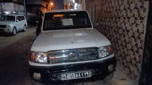 Toyota Land Cruiser Blanc, Bon état, Transmission manuelle, Essence