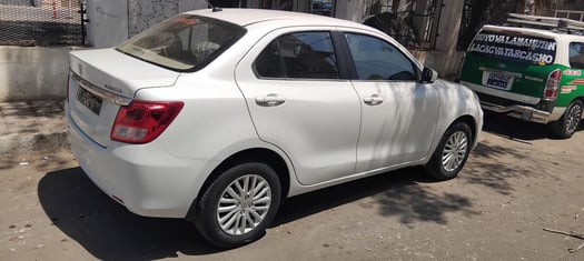 Suzuki Dzire 2024, boîte automatique, essence, très bon état