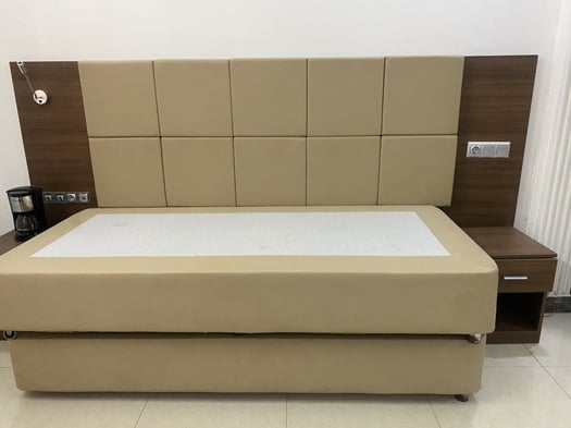 Chambre d\'une personne en excellent état à vendre.