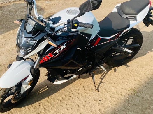 Moto Jincheng 200 en excellent état