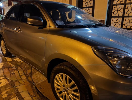 Suzuki Dzire 2024, état exceptionnel, 10 000 km, auto, essence