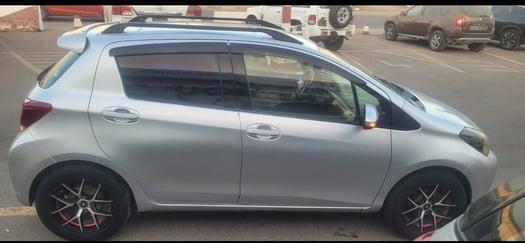 Toyota Yaris 2015 essence, automatique, faible consommation