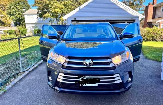 Toyota Corolla Cross SUV neuf jamais roulé