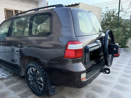 4 Voitures en excellent état à vendre - TOYOTA LANDCRUISER V8 - Mitsubishi L200 2022, HYUNDAI CRETA 2023, Kia SPORTAGE 2012