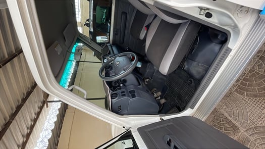 Toyota Land Cruiser HZJ76 2023, faible kilométrage, garantie jusqu\'en 2026