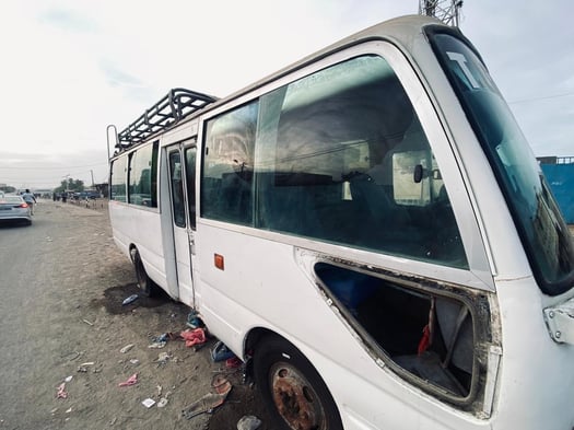 Bus Toyota Coaster 25 places, moteur d\'origine, excellent état