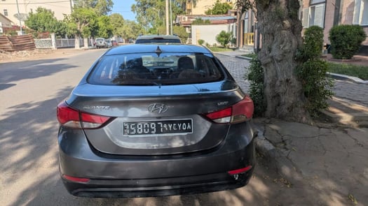 Hyundai Avante 2016 toutes options, boîte automatique, état impeccable