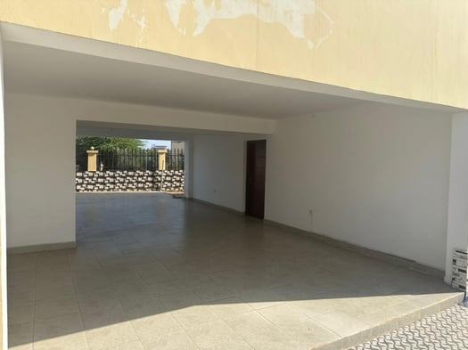 Villa avec 4 appartements F4 à louer(Ancien mitualis)