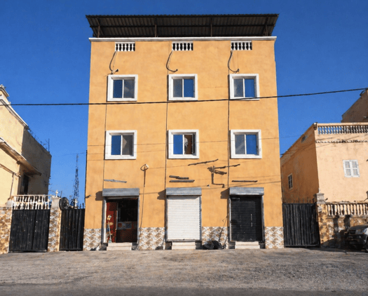 Appartement F3 à louer Salines Ouest 2e étage et magasin au rez-de-chaussée