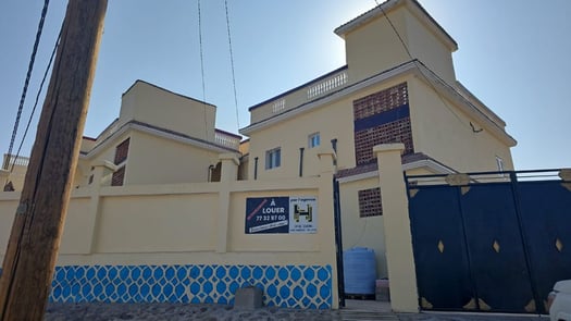 Appartement F4 neuf avec cour à Balbala Cheikh Moussa