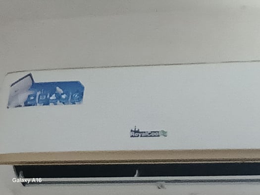 Climatiseur et réfrigérateur peu utilisés, Royal et Samsung