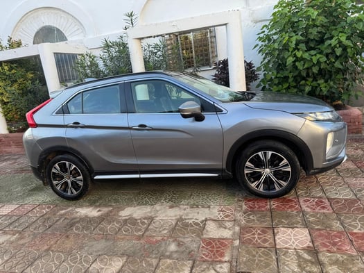 Mitsubishi Eclipse Cross 2021, transmission automatique, excellent état