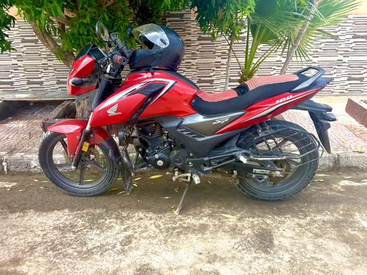 Moto Honda 160cc en parfait état