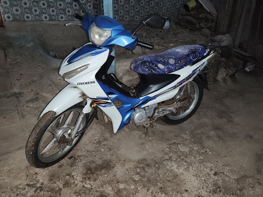 Moto Jincheng Jack 110, propre et économique, démarrage facile