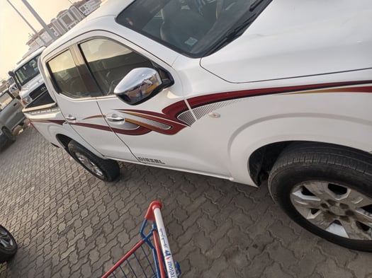 Nissan Navara 2022, moteur excellent, presque neuf