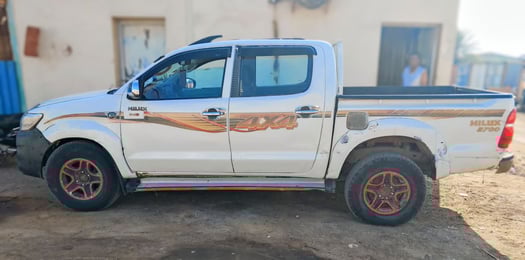 Toyota Hilux 2015, turbo diesel, boîte manuelle, climatisation en parfait état