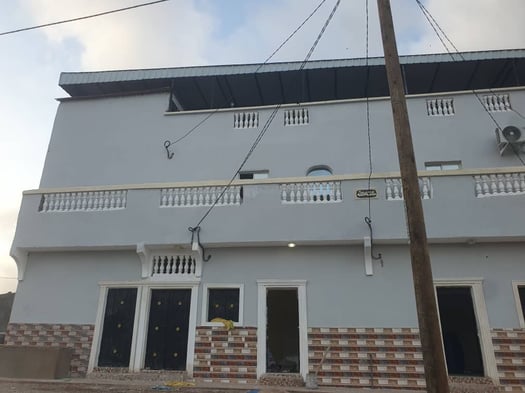 Chambre avec toilettes à louer à Barwaqo 2