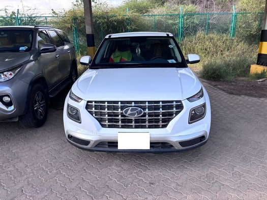 Hyundai Venue 2022, blanc, climatisation, Bluetooth, 70mille km