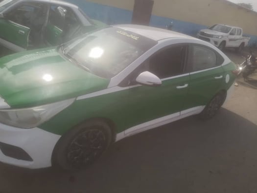 Taxi 109 D 98 en excellent état à vendre