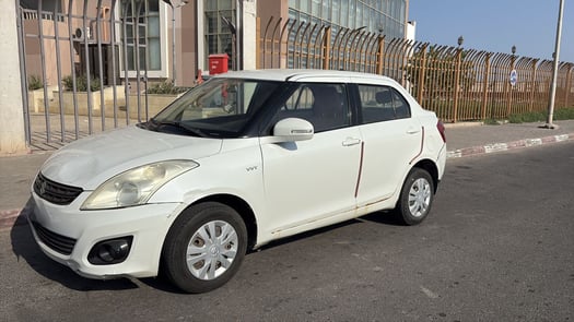 Suzuki Swift DZire, boîte Automatique, faible kilométrage, état impeccable