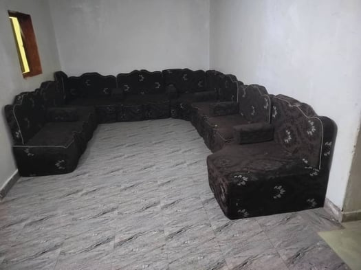 Salons en excellent état, utilisés 2 ans, prix négociable