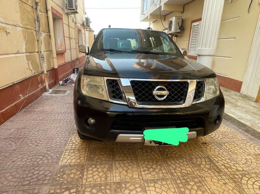 Nissan Pathfinder 2010, essence, 70.000 km, papier complet, bon état