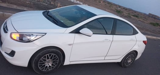 Hyundai Accent 2002, automatique, diesel, à louer