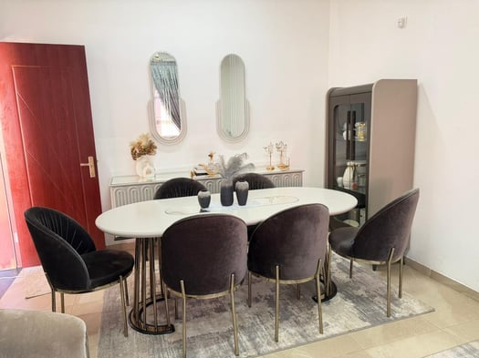 Ensemble de meubles et accessoires pour maison