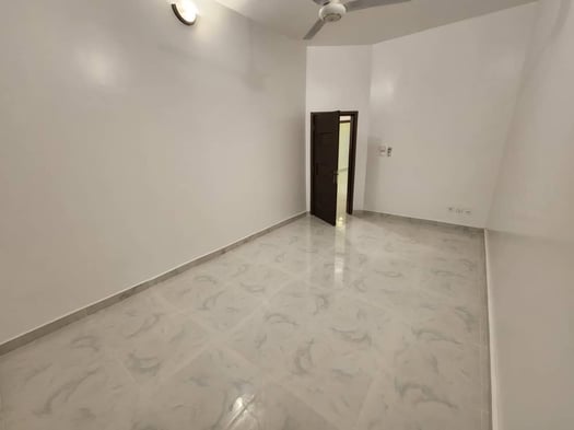 Appartement F4 neuf avec équipements aux Salines Ouest