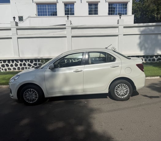 Suzuki Dzire neuve importée, moteur et climatisation parfaits